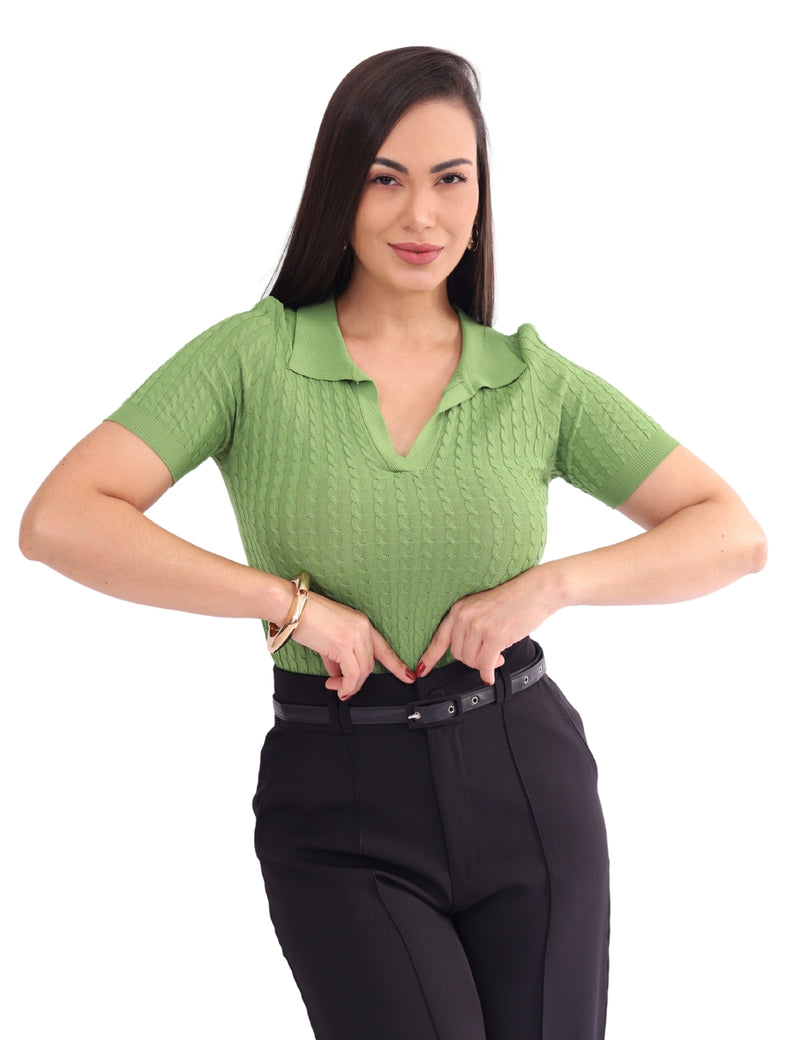 Blusa Feminina Polo Tricot com Textura Canelada e Gola V