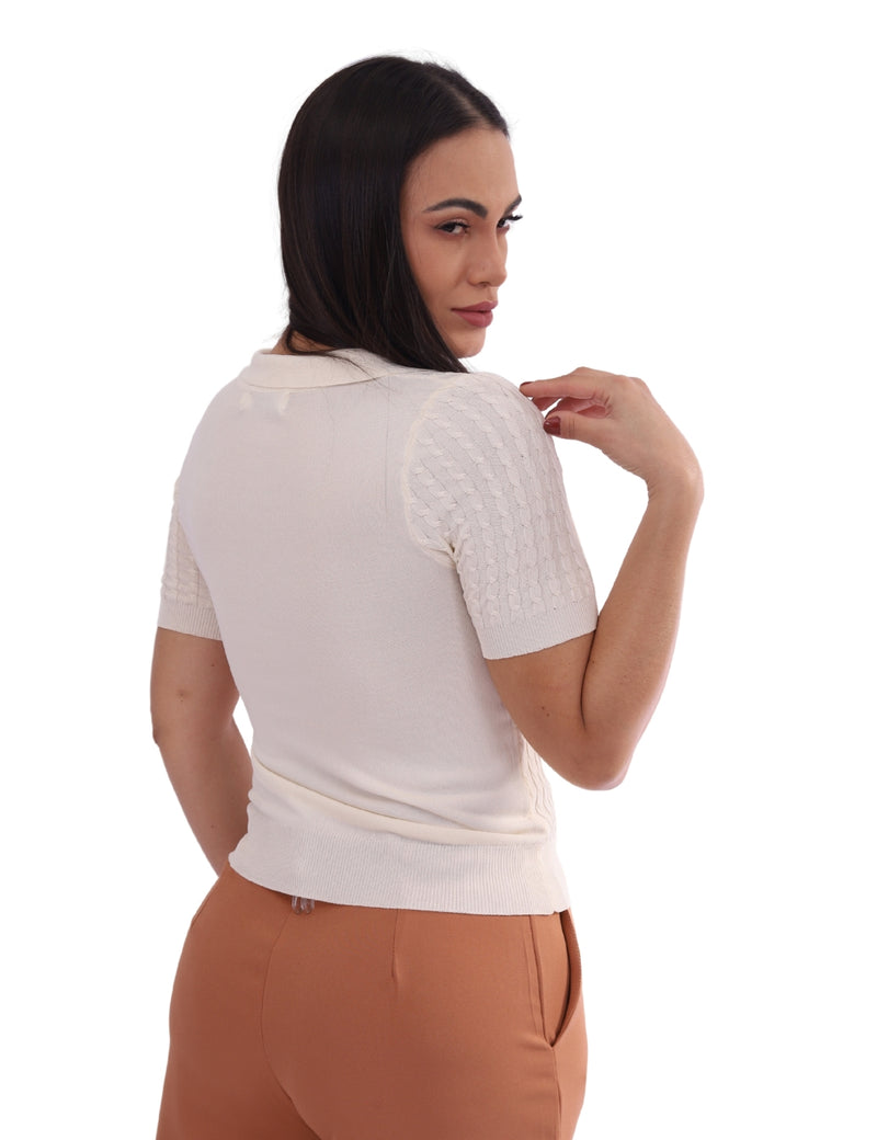 Blusa Feminina Polo Tricot com Textura Canelada e Gola V