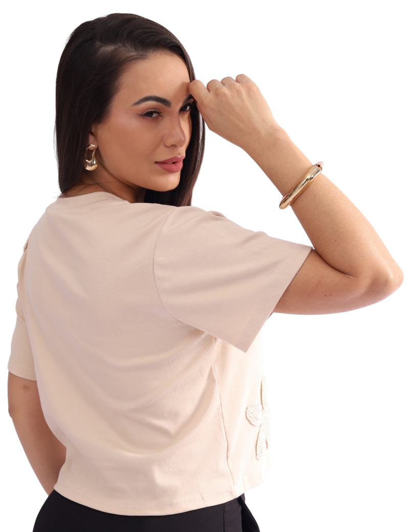 Blusa Feminina com Aplique Floral em Crochê