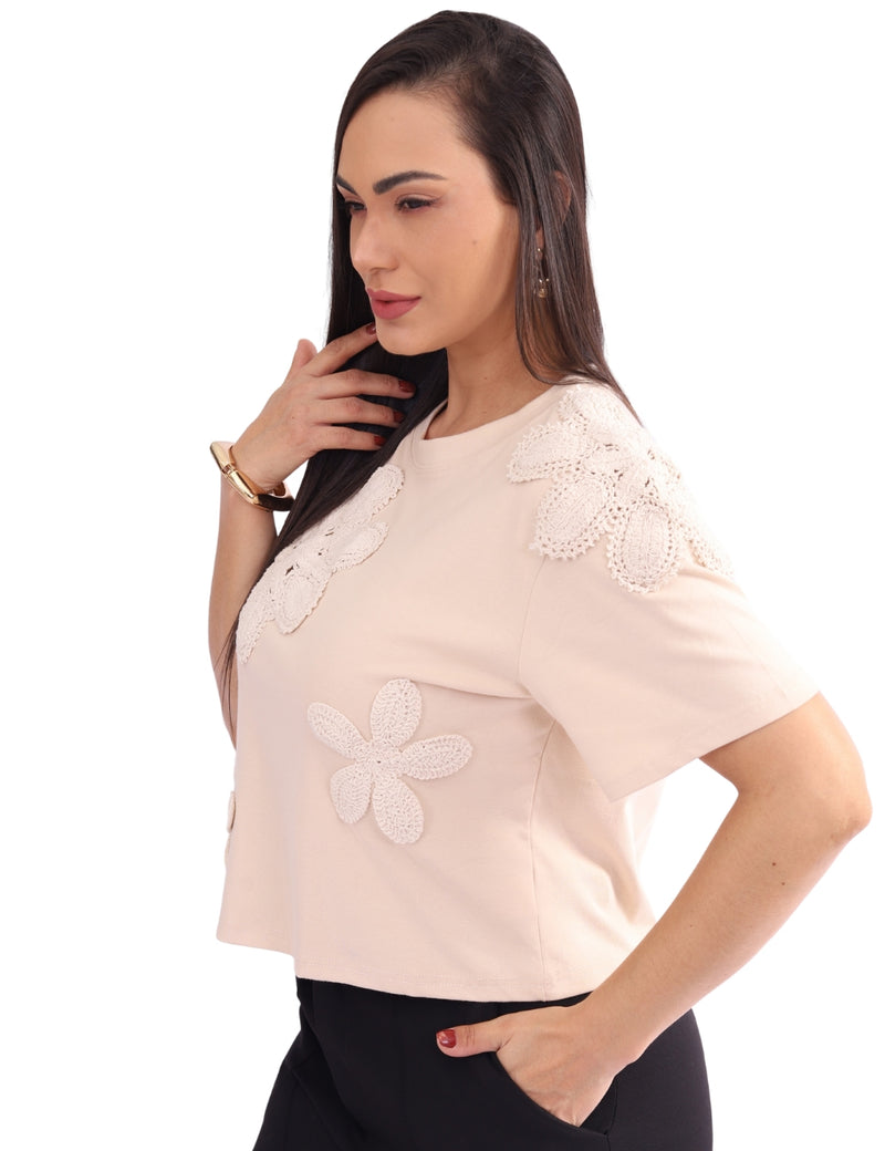Blusa Feminina com Aplique Floral em Crochê