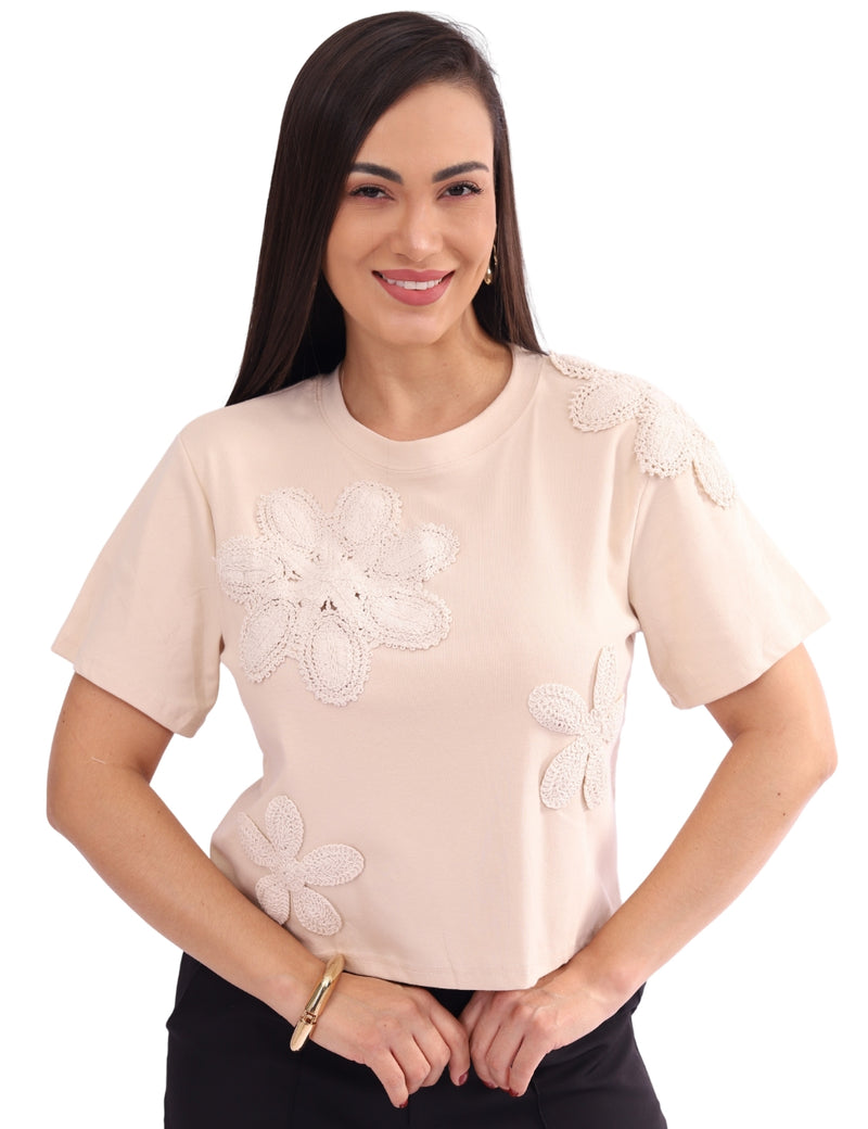 Blusa Feminina com Aplique Floral em Crochê